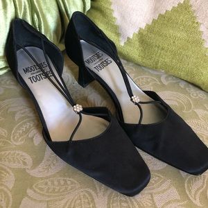 Box Toe Black Dress Heels, size 6